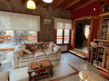 Casa de 6 ambientes, San Martín de los Andes · Casa en Los Riscos – 4 Dorm., Gran Quincho y Vistas Al Bosque