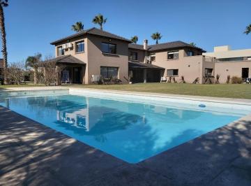 foto · Casa de Cinco Dorm. Venta Country Privado San Marino Funes