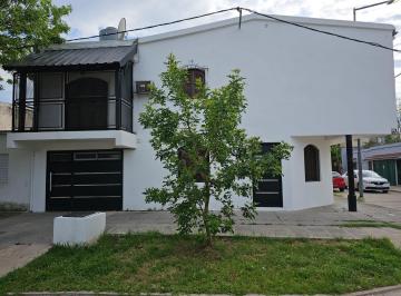 Casa · 85m² · 4 Ambientes · 1 Cochera · Casa en Resistencia