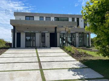 Casa · 224m² · 6 Ambientes · 2 Cocheras · Casa en Venta en Pilara Lote Interno en La Diligencia - Urdapilleta Propiedades