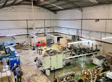 Bodega-Galpón , Vicente López · Excelente Galpón en Zona Industrial - Apto Todo Rubro