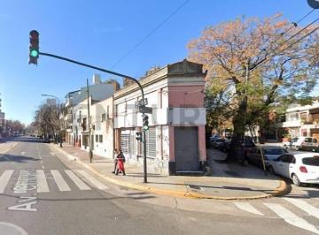 Local comercial · 187m² · 5 Ambientes · Alquiler de Local Comercial con Opcion Anexar Vivienda/deposito - Parque Patricios