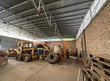 Local comercial · 400m² · 1 Ambiente · Se Alquila Galpon con Casa, Calle Bruno Moron, Maipu, Mza