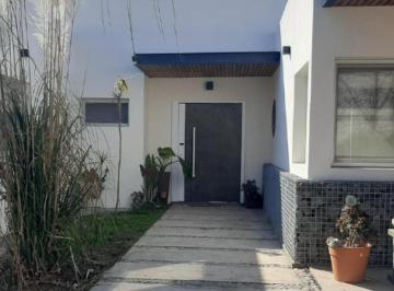 Casa · 176m² · 5 Ambientes · 2 Cocheras · Casa - Venta - Oportunidad - Barrio Haras Santa María Escobar