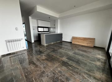 Casa · 122m² · 3 Ambientes · 1 Cochera · Vendo Hermoso Duplex a Estrenar con Calefaccion por Radiador
