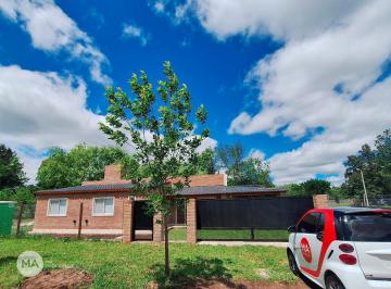 Casa · 102m² · 4 Ambientes · Casa 3 Dorm. - El Resero y Cnel. Díaz - Funes | Venta