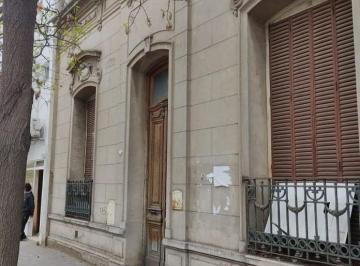 Casa · 200m² · 4 Ambientes · Casa en Venta - 3 Dorm. 2 Baños - 210 m² - Bahia Blanca