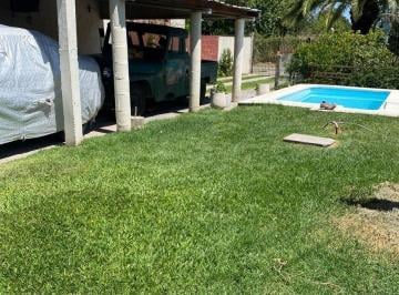 Casa · 80m² · 3 Ambientes · 1 Cochera · Venta Casa con Pileta Don Torcuato 3 Ambientes
