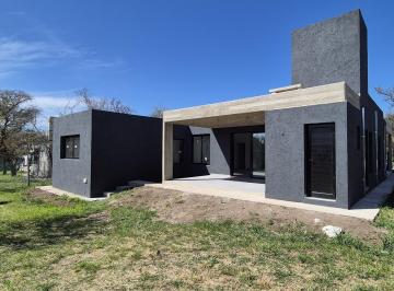 Casa · 1355m² · 7 Ambientes · 2 Cocheras · Casa de 3 Dorm. - Alta Gracia Country Golf - 1350 m²