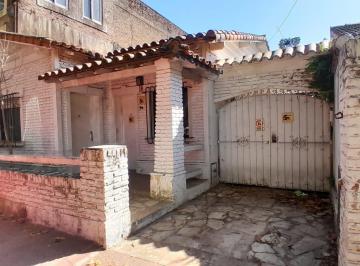 Casa · 126m² · 2 Ambientes · 1 Cochera · Casa en Venta en El Bajo de San Isidro, Lote Propio.