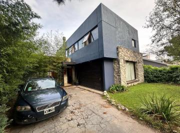 Casa · 199m² · 4 Ambientes · Venta/alquiler Casa 4 Ambientes en Barrio Privado Rumenco