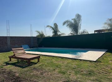 Quinta vacacional · 36m² · 1 Ambiente · Venta - Quinta con Quincho, Parrila y Pileta - Berazategui