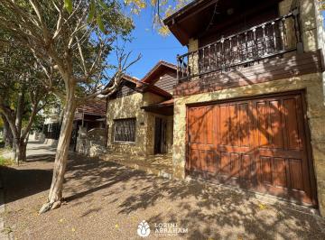 Casa · 240m² · 5 Ambientes · 1 Cochera · Venta Chalet 5 Ambientes Mas Departamento.