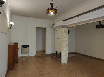 Casa · 70m² · 4 Ambientes · 1 Cochera · Casa en Alquiler en La Plata