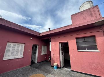 Casa de 3 ambientes, Lomas de Zamora · 3 Ambientes por Pasillo en Alquiler