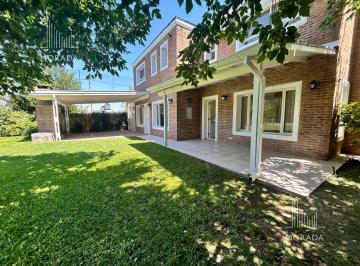 Casa · 200m² · 5 Ambientes · 3 Cocheras · Casa en Venta 5 Ambientes en Pilar Barrio El Lucero Apta Crédito