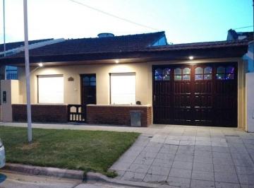 Casa · 80m² · 3 Ambientes · 1 Cochera · Casa en Venta - 2 Dorm. 2 Baños - Cochera - 333 m² - Mar del Plata