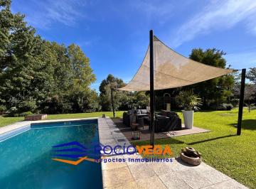 Casa · 240m² · 4 Ambientes · 1 Cochera · Casa en Venta en Country San Diego Moreno