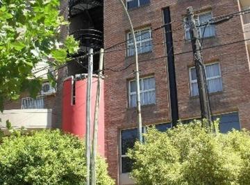 Departamento de 3 ambientes, Lanús · Alquiler de Departamento de Tres Ambientes con Cochera en Remedios de Escalada
