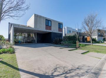 Casa · 350m² · 3 Dormitorios · 2 Cocheras · Venta | Casa en Lote Al Lago | Virazon, Nordelta