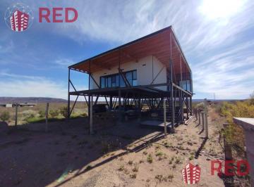 Casa · 150m² · 3 Ambientes · 2 Cocheras · Venta de Casa en Chocon Medio