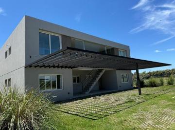 Casa · 83m² · 3 Ambientes · 1 Cochera · Excelente Town House en Alquiler.