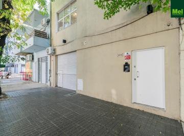 Edificio · 267m² · 8 Ambientes · 1 Cochera · Edificio en Venta en Block