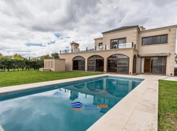 Casa · 1201m² · 6 Ambientes · 2 Cocheras · Casa en Venta Country Terravista, General Rodriguez