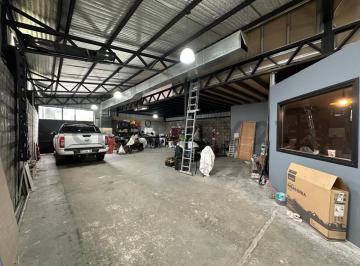 Bodega-Galpón · 185m² · 2 Ambientes · 6 Cocheras · Deposito en Alquiler Bariloche