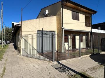 Casa · 166m² · 5 Ambientes · 1 Cochera · Venta Casa Hurlingham + 2 Locales