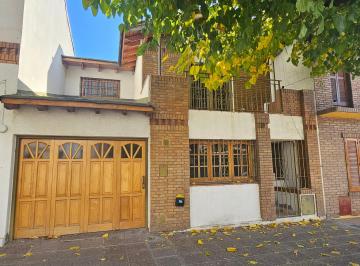 Casa de 8 ambientes, Godoy Cruz · Barrio Trapiche