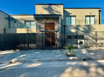 Casa · 340m² · 6 Ambientes · 2 Cocheras · Venta Casa Carlos Paz, 3 Dorm., 3 Baños, Costa Azul