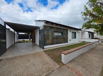 Casa de 4 ambientes, Córdoba · Villa Belgrano Riveras - 2 Dorm 2 Baños Coch X 2