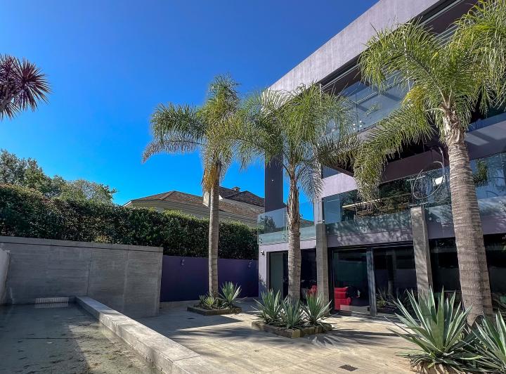 Casa · 780m² · 6 Ambientes · 1 Cochera