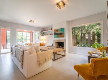 Casa · 228m² · 7 Ambientes · 2 Cocheras · Casa en Venta en Barrio La Comarca, Tigre