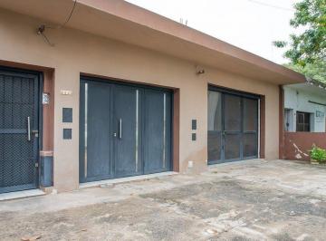 Casa · 190m² · 4 Ambientes · Venta Dos Casas en Una con Salon Al Frente