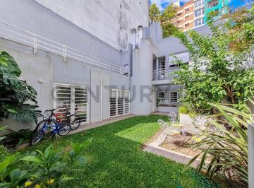 Casa · 250m² · 4 Ambientes · 2 Cocheras · Casa en Venta con 4 Dormis, Patio y Cochera en La Plata Apto Banco