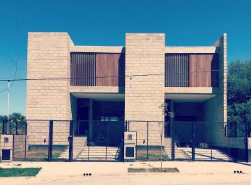 Casa de 7 ambientes, Córdoba · Alquiler Duplex 3 Dorm. Cochera Doble Lomas del Chateau