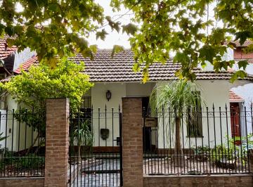 Casa de 3 ambientes, Esteban Echeverría · Chalet en Alquiler a 5 Cuadras de La Estación