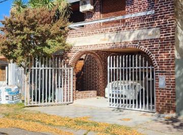 Casa de 8 ambientes, Neuquén · Casa en Venta 3 Dorm. Jardines del Rey