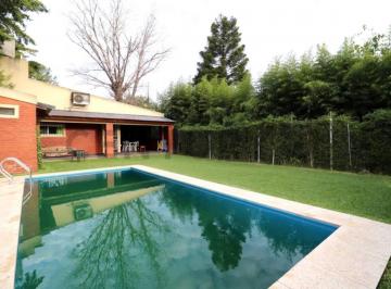 Casa · 72m² · 4 Ambientes · 2 Cocheras · Casa en Venta en Tortuguitas