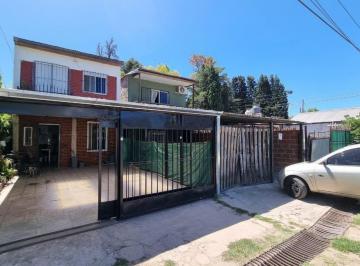 Casa · 150m² · 6 Ambientes · 2 Cocheras · Casa en Venta - 5 Dorm. 3 Baños - Cochera - 200 m² - José C. Paz