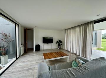 Casa · 199m² · 5 Ambientes · 2 Cocheras · Casa en Venta Haras del Sur III 4 Dorm.