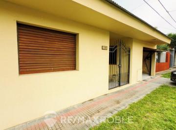 Casa · 180m² · 4 Ambientes · 1 Cochera · Casa en Venta en Los Hornos