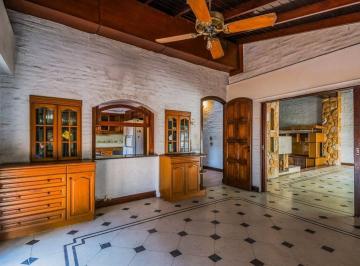 Casa · 394m² · 6 Ambientes · 2 Cocheras · Venta Casa 6 Ambientes en Ramos Mejía