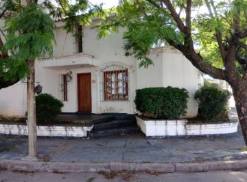 Casa de 8 ambientes, Córdoba · Vendo Hermosa Casa de 4 Dorm. Lomas de San Martin (Zona Segura)