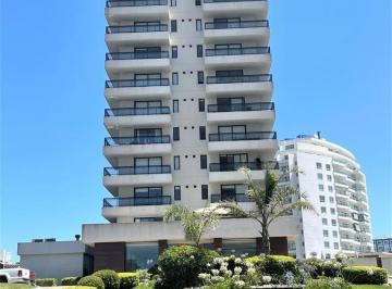 Departamento · 100m² · 3 Ambientes · 1 Cochera · Alquiler Apartamento en Playa