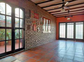 Casa · 105m² · 5 Ambientes · 1 Cochera · Godoy Cruz y Valentín Gómez · Casa · 2 Dorm. · Venta · Alberdi