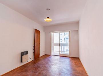 Imagen 1 - Departamento 1 dormitorio externo con balcón y ventilación cruzada muy cerca del paseo Pellegrini. - · Departamento 1 Dormitorio Externo con Balcón y Ventilación Cruzada Muy Cerca del Paseo Pellegrini.