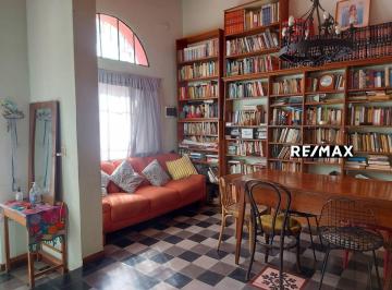 Casa · 135m² · 4 Ambientes · Excelente Casa en Lote Propio en Chacarita